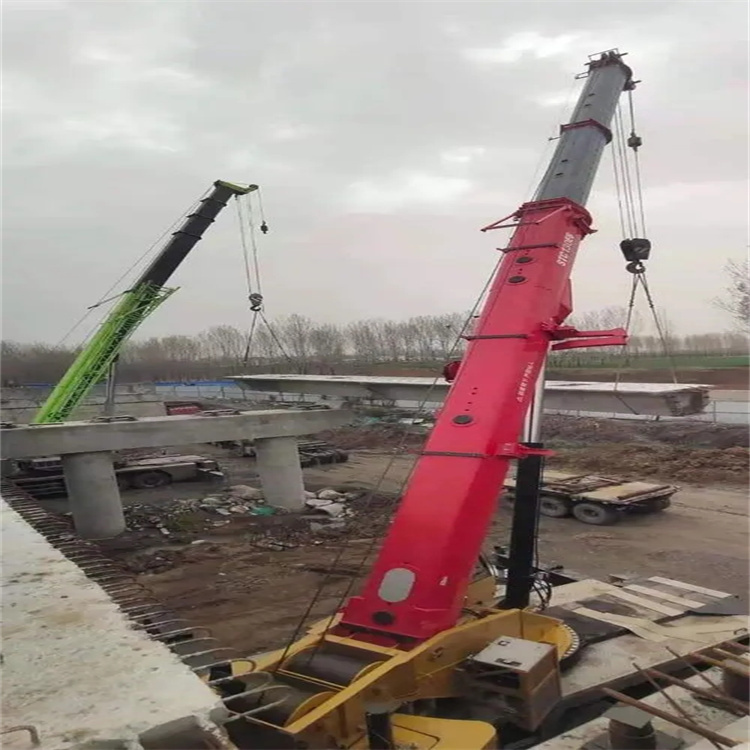 浈江钢构件起吊,吊点采用几点绑扎